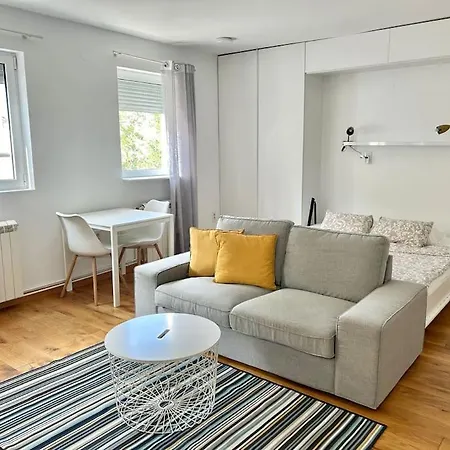 Sunny Valley Vracar Apartment Belgrade